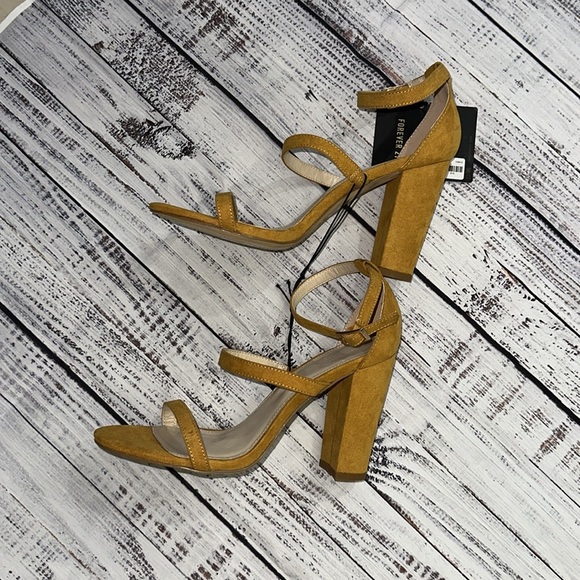Forever 21 Women's Mustard Block Heel Strappy Sandals Sz. 8.5 NWT - Picture 3 of 6